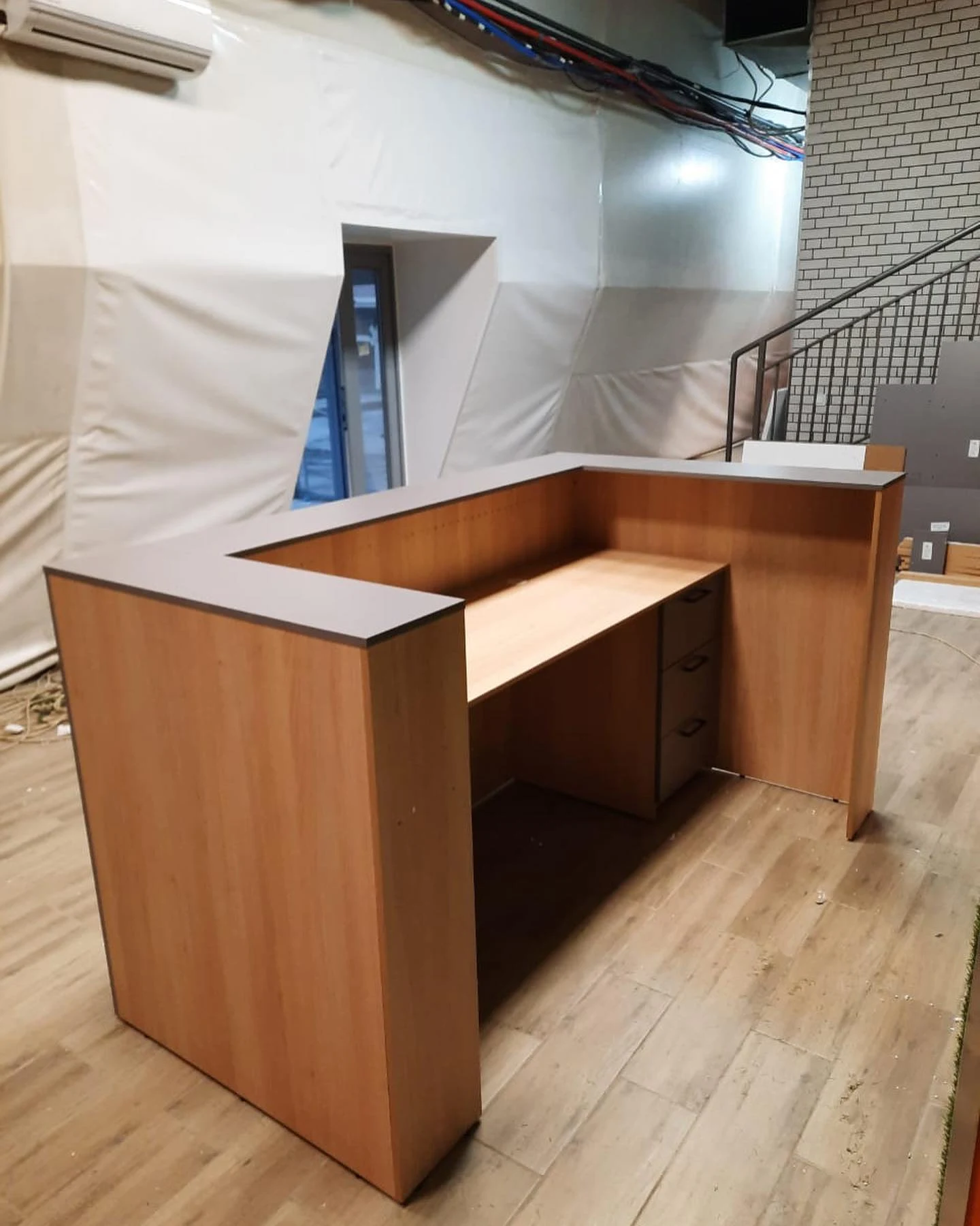 Стойка-ресепшн для спортивного комплекса — Москва, спорт-комплекс «Арена» — фото 6