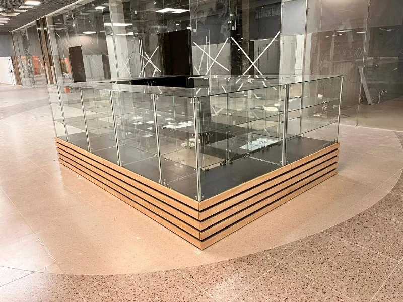 Торговый островок в городе Гагра (Абхазия) — фото 2