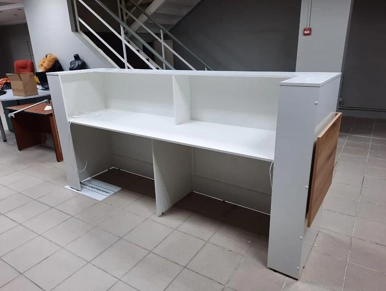 Стойка ресепшн для магазина одежды — Москва — фото 6