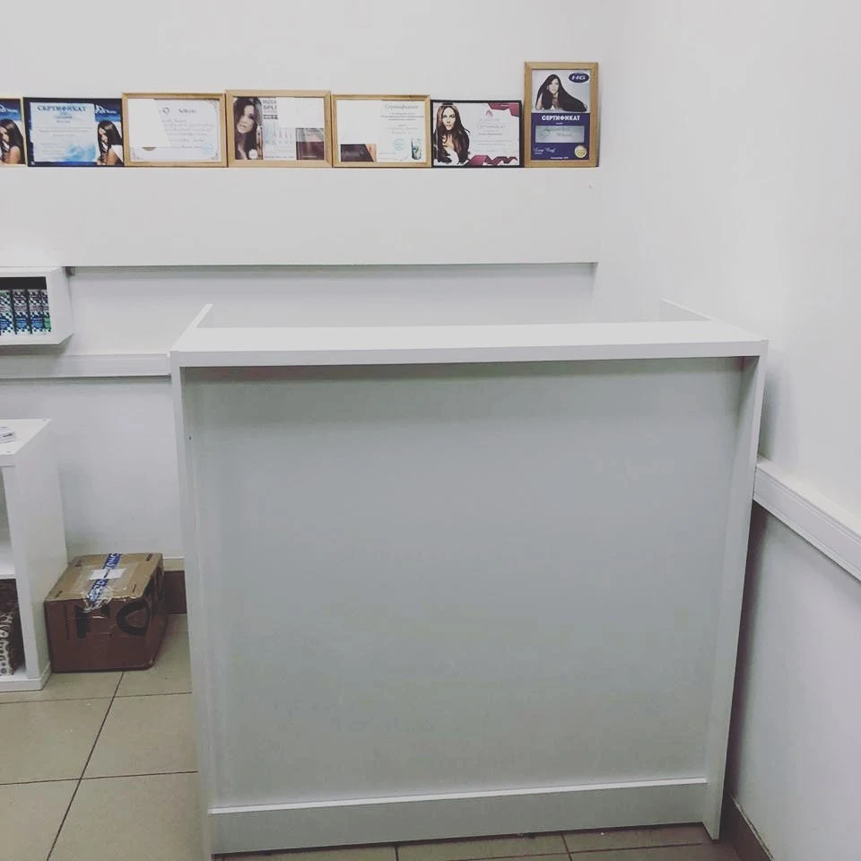 Стойка ресепшн для салона красоты
